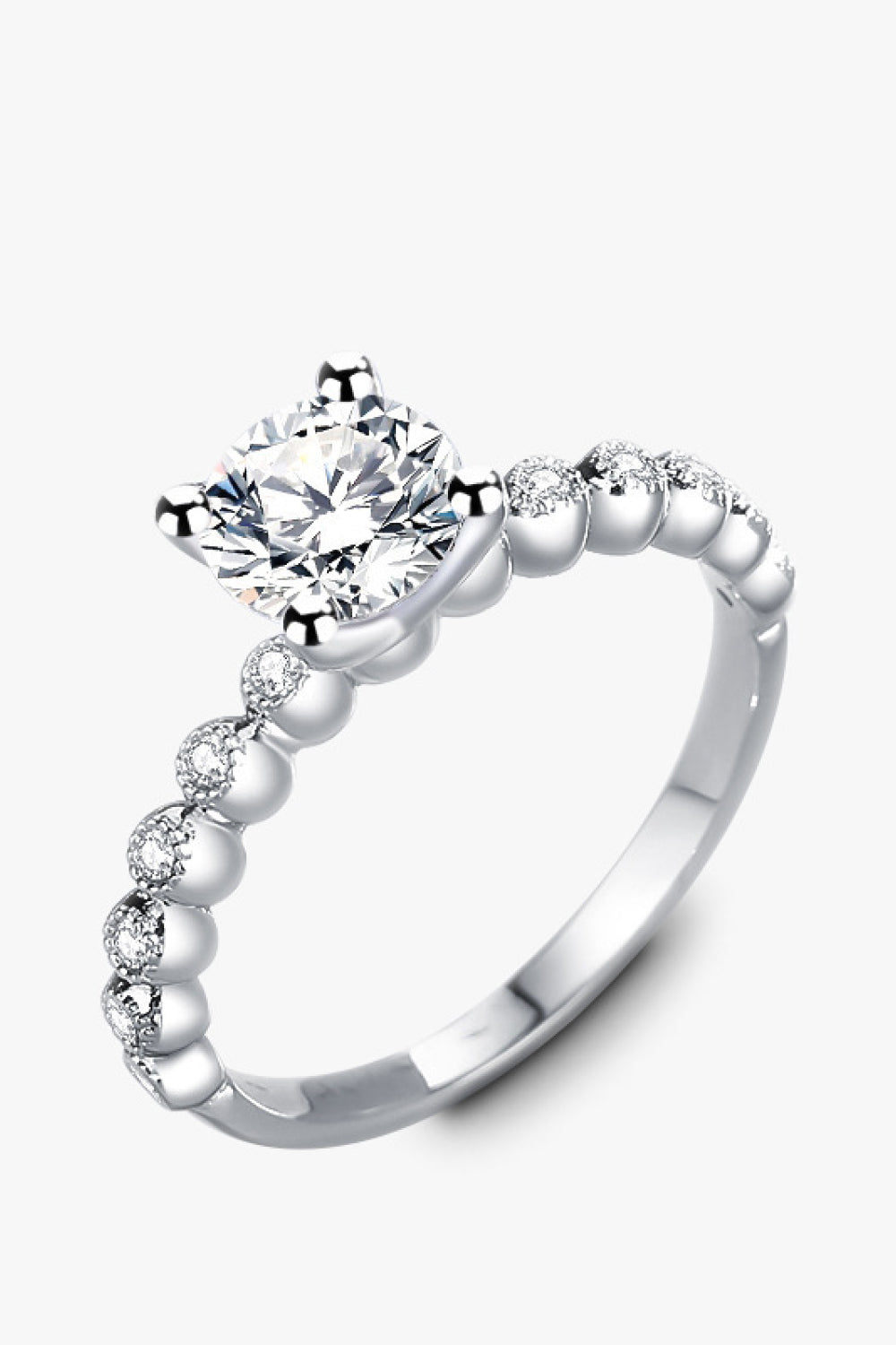 Luxury Classic 4-Prong Moissanite Ring