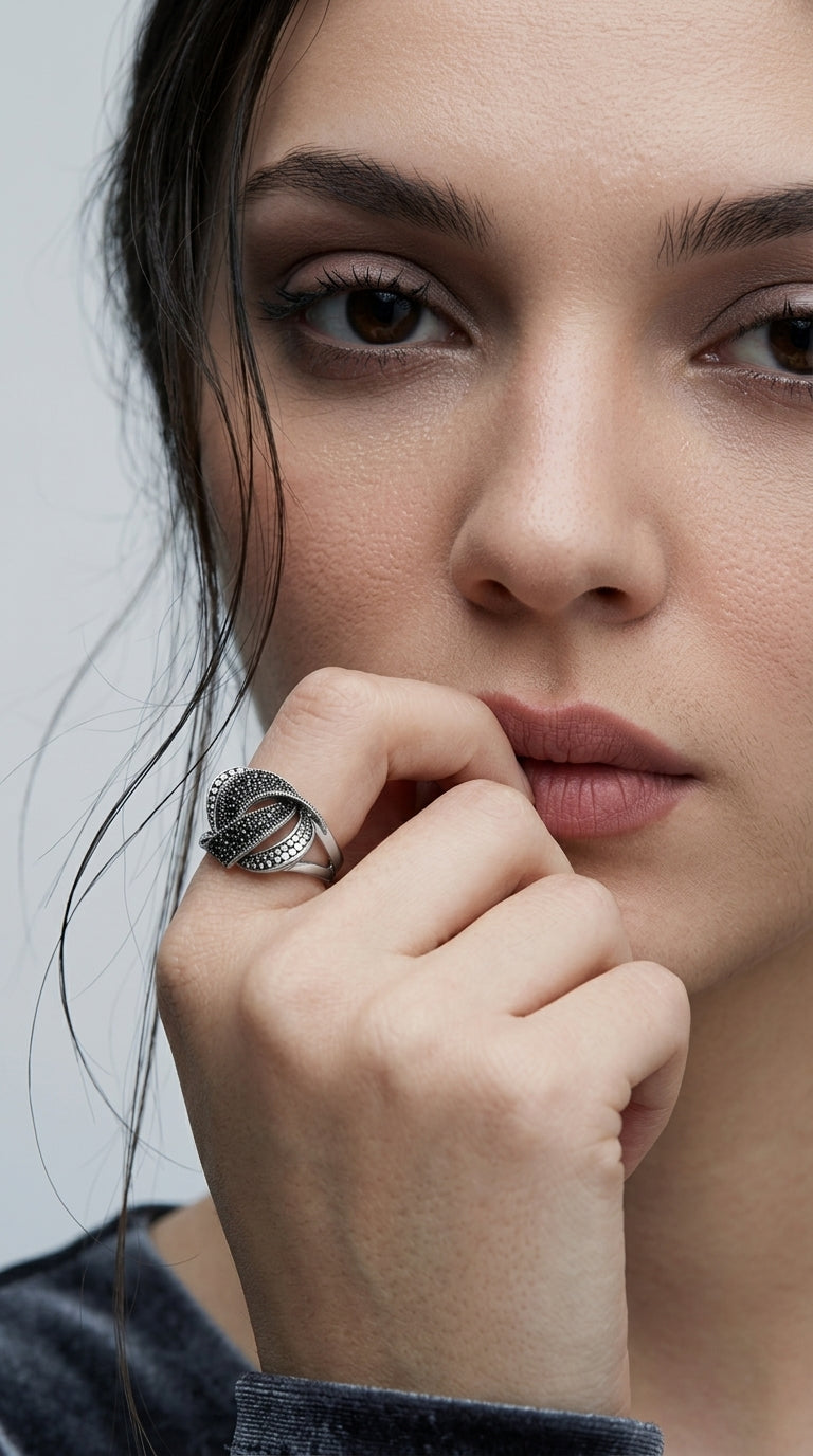 Mytys Vintage Wide Ring Classic Black Marcasite Crystal Rows Statement Silver Chunky Rings (Silver 5 8)