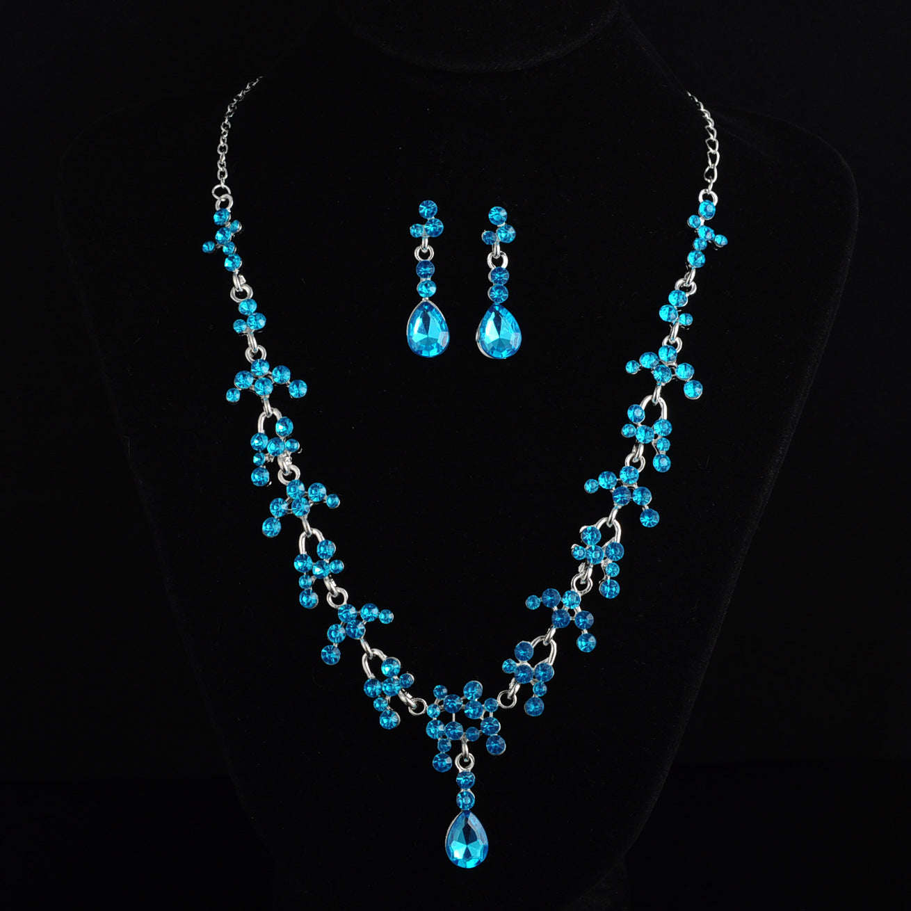 Bridal jewelry, necklace, earring set, wedding dress, jewelry accessories LaDidier Jewelry