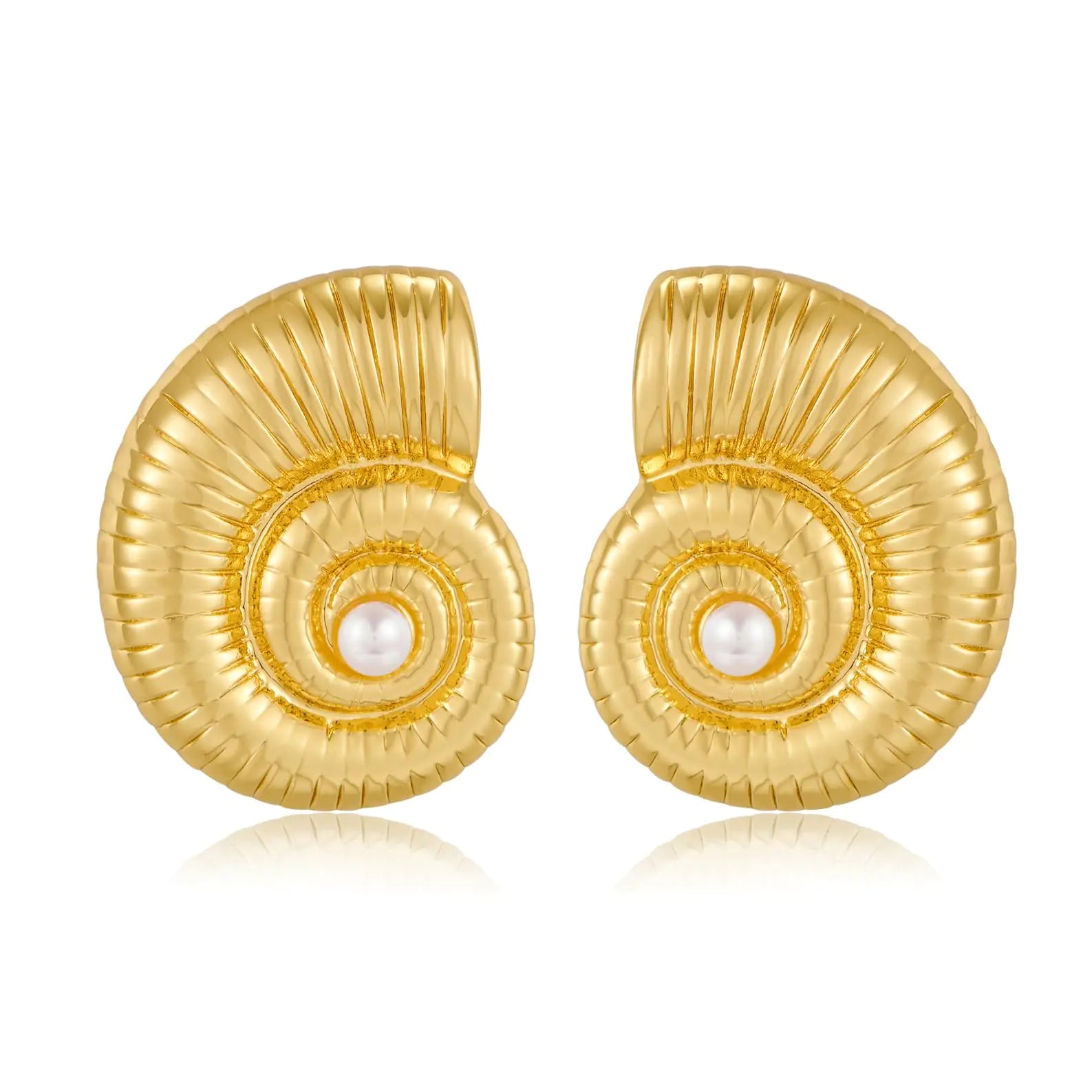 WOWORAMA Gold Conch Shell Earrings for Women Vintage Pearl Ocean Conch Seashell Earrings Boho Statement Sea Snail Stud Earrings Summer Beach Earrings Jewelry