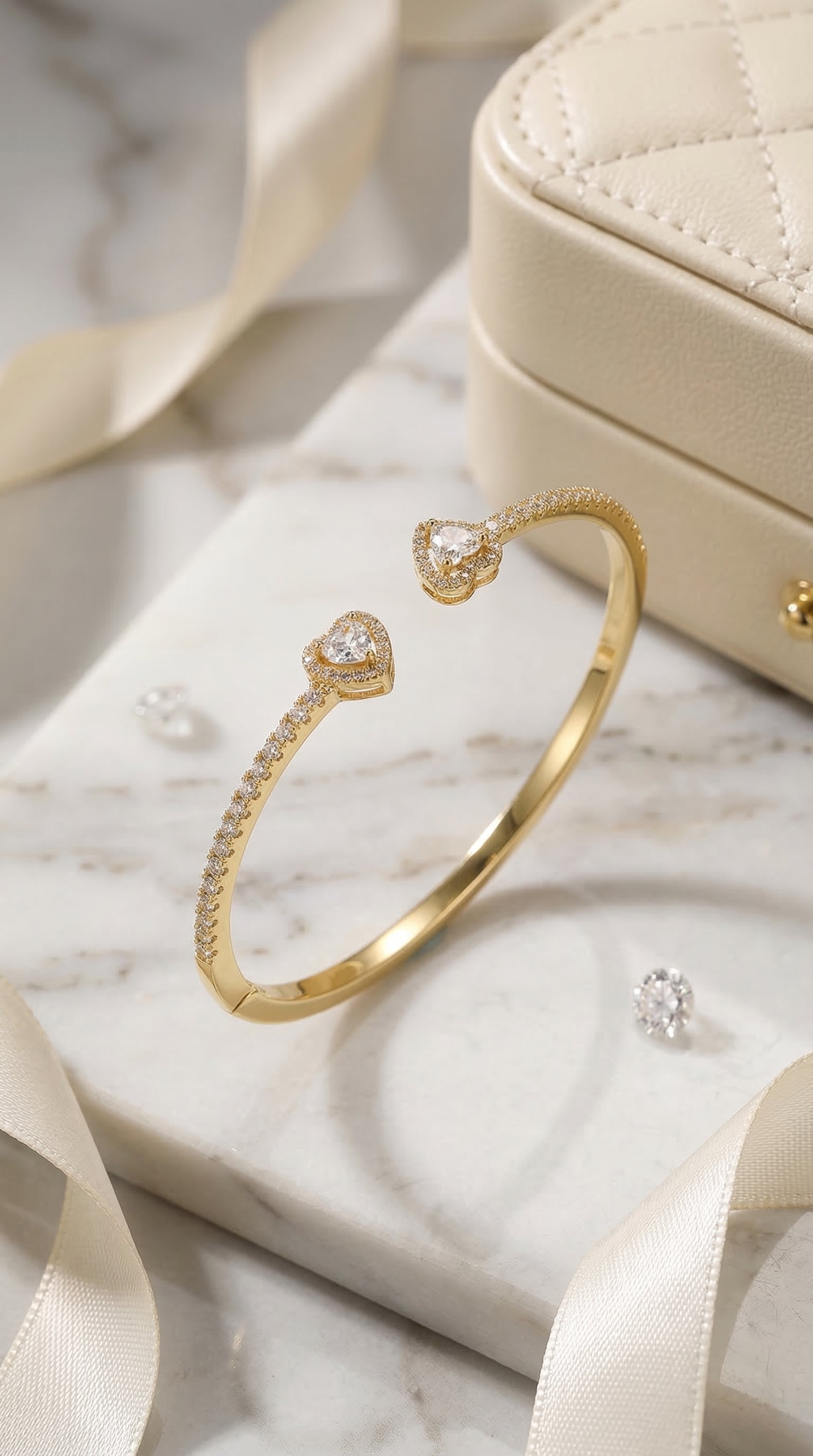 Fine Circle Pairs Of Heart Shape With Diamond Bracelets