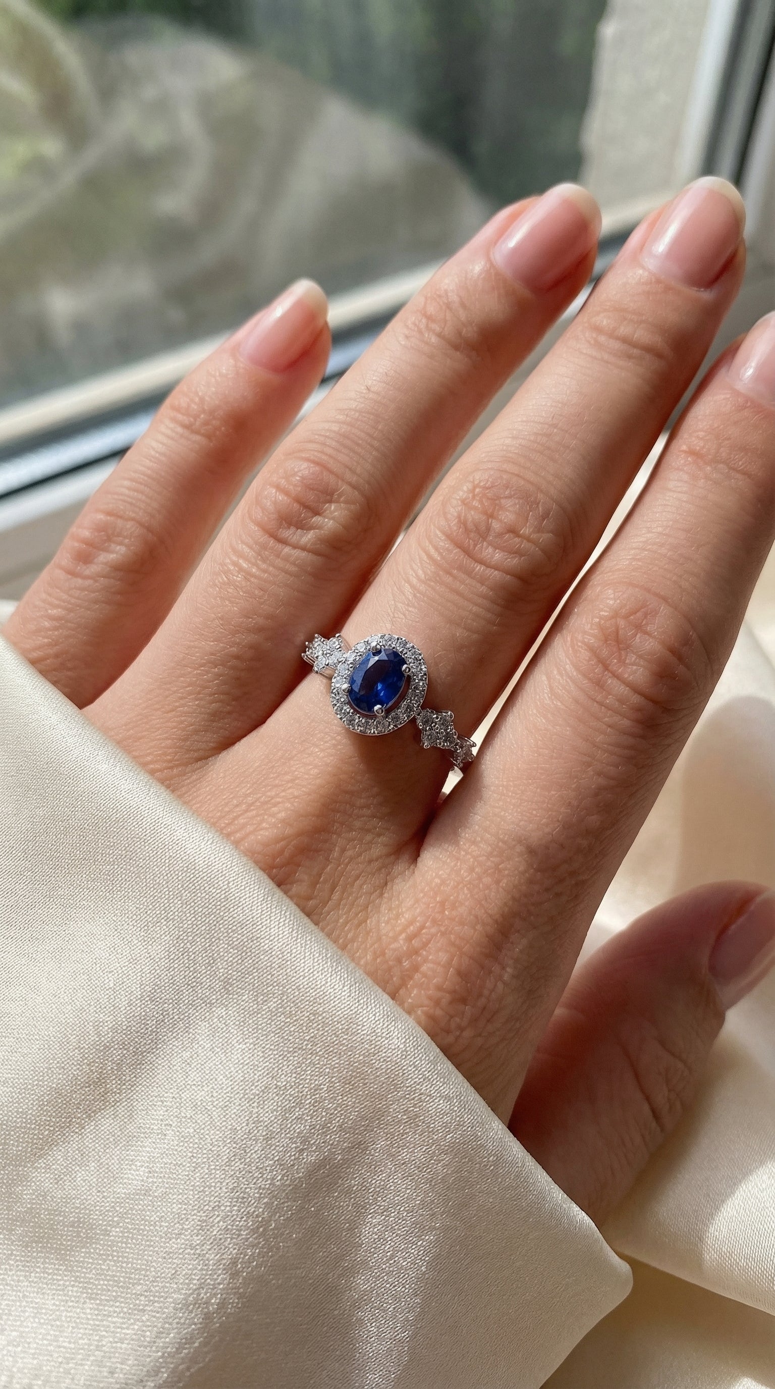 Luxury 925 Sterling Silver Moissanite Ring