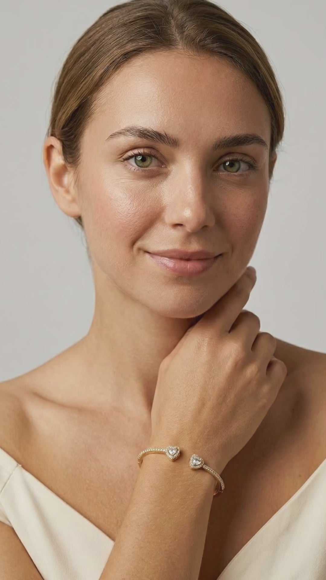 Fine Circle Pairs Of Heart Shape With Diamond Bracelets